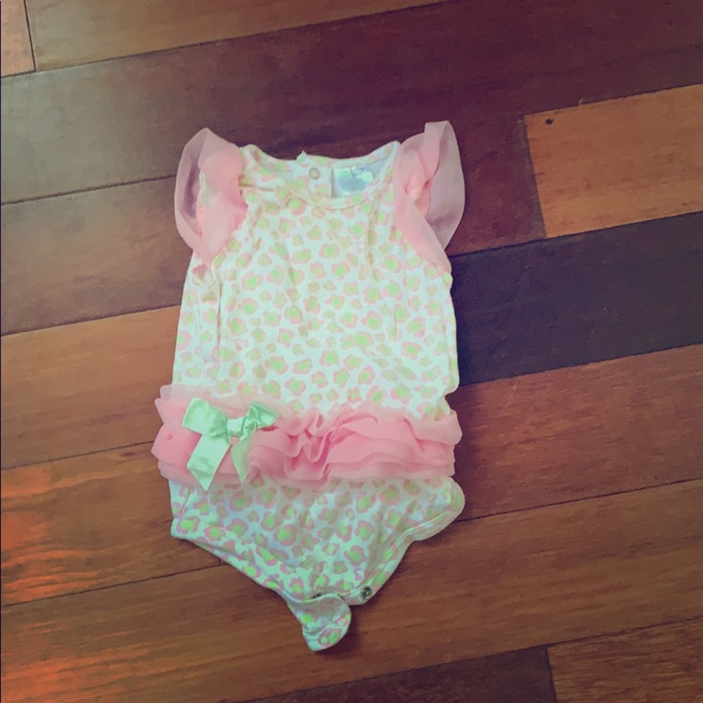 Baby onesie!! So cute! 💕